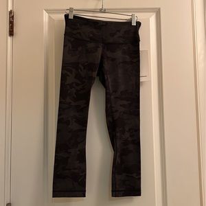 Lululemon NWT Wunder Under LR Crop Camo Leggings